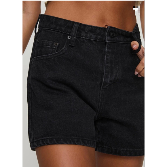 Princess Polly Black Denim Jean Shorts High Rise Mom Fit Size 4 NWT Y2K - Picture 3 of 8